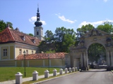 excursions en bus dans la fôret viennoise et jusque l'abbaye de la Sainte-Croix